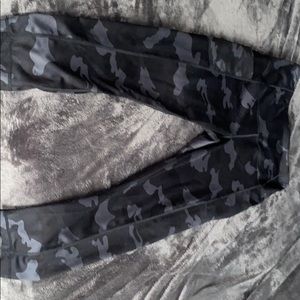 Capri Camo Legging